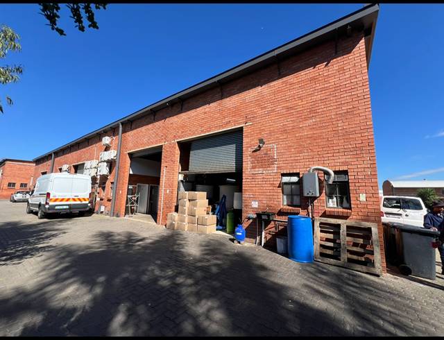 213M² WAREHOUSE TO LET IN HENNOPSPARK